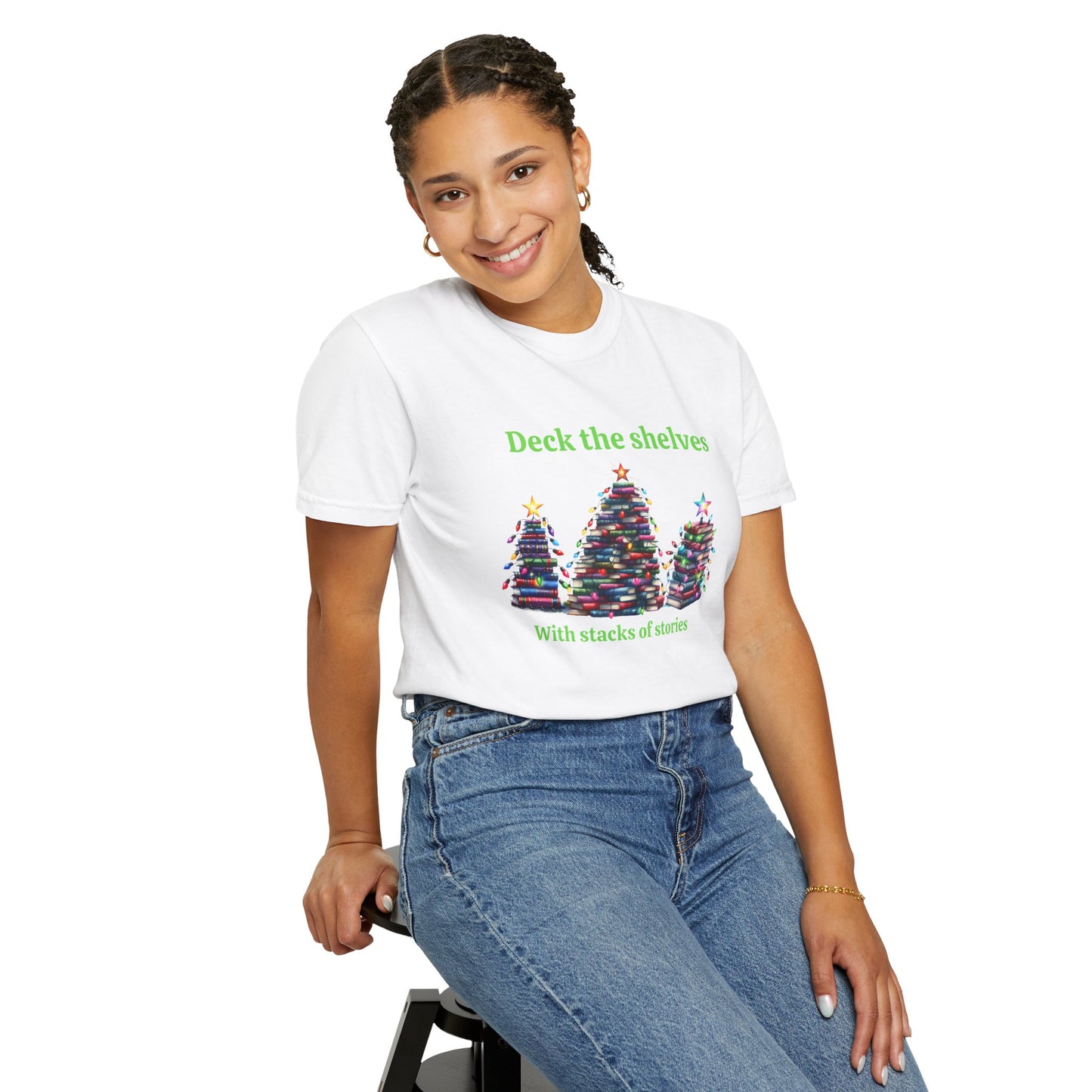 Deck the Shelves Tee – A Literary Tree-mendous Holiday!