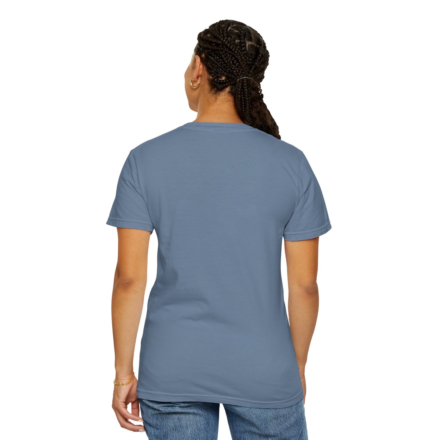 Deck the Shelves Tee – A Literary Tree-mendous Holiday!