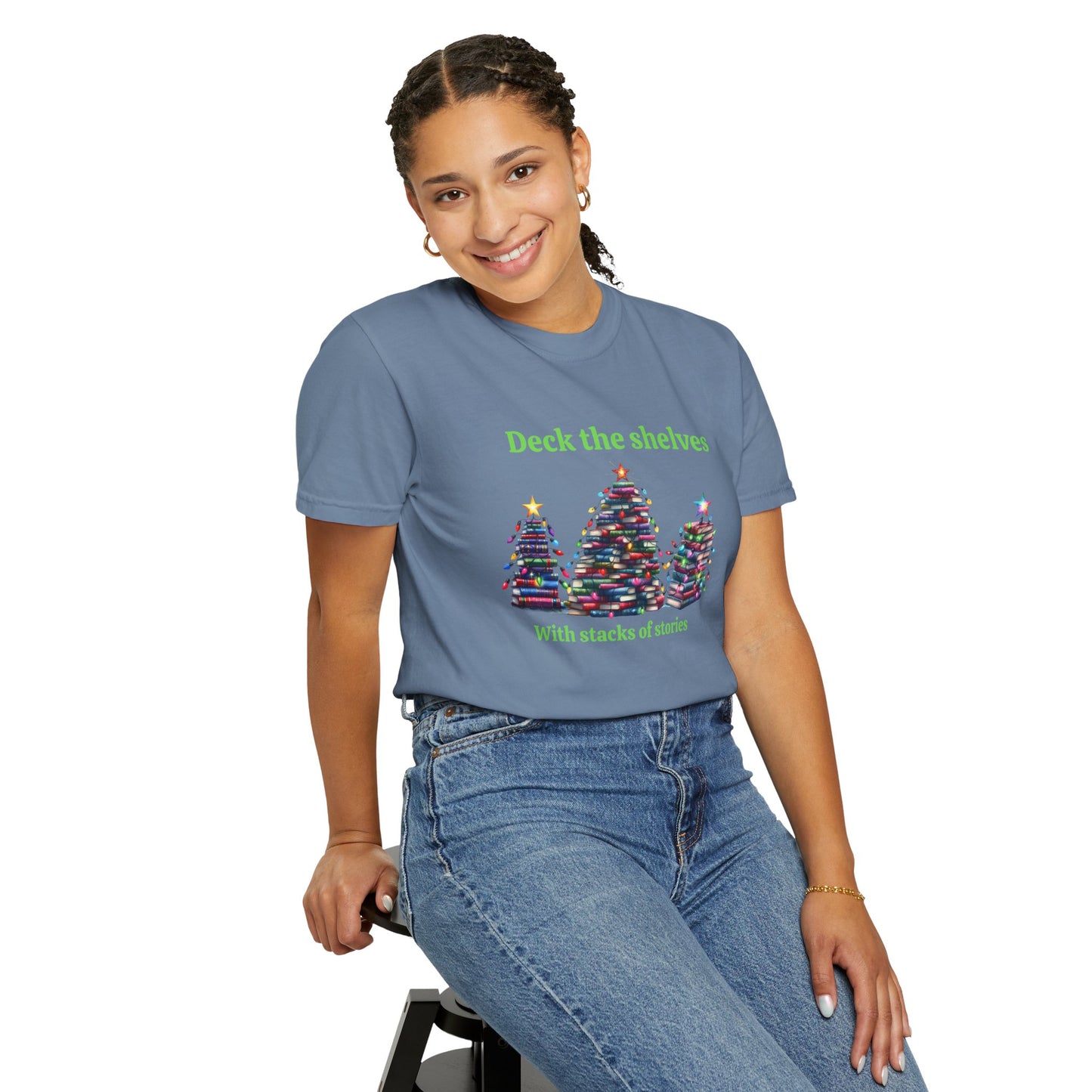 Deck the Shelves Tee – A Literary Tree-mendous Holiday!