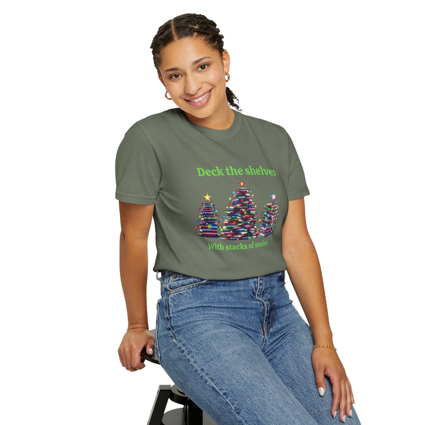 Deck the Shelves Tee – A Literary Tree-mendous Holiday!